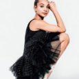 Maddie Ziegler è una ragazza di 13 molto portata per la danza.  La si può vedere danzare anche in molti video di Sia come: Chandelier, Big Girls Cry, Elastic Heart, Cheap […]