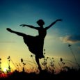 La danza è un’arte che si esprime nel movimento del corpo secondo un piano prestabilito, detto coreografia, o attraverso l’improvvisazione. È presente in tutte le culture umane. Nella nostra cultura occidentale […]