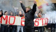 Sabato 15 febbraio  2014 i tifosi della A.S. ROMA si sono riuniti davanti alla palazzo della FIGC ( federazione italiana gioco calcio)  per protestare contro i cosiddetti  “aiutini della JUVENTUS“. […]